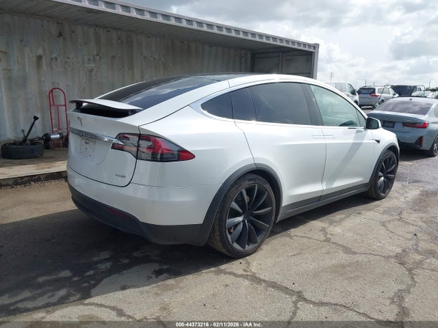 Продажа на аукционе авто 2018 Tesla Model X 100d/75d/p100d, vin: 5YJXCBE22JF142767, номер лота: 44373216