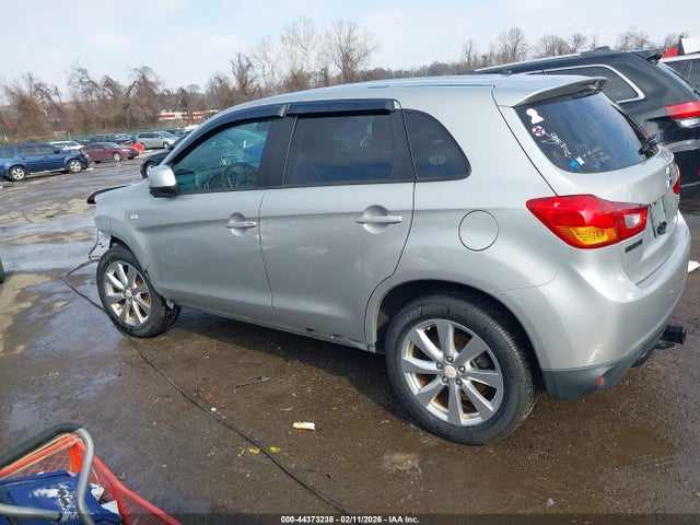 44373238 :رقم المزاد ، 4A4AP3AU0FE053045 vin ، 2015 Mitsubishi Outlander Sport Es مزاد بيع
