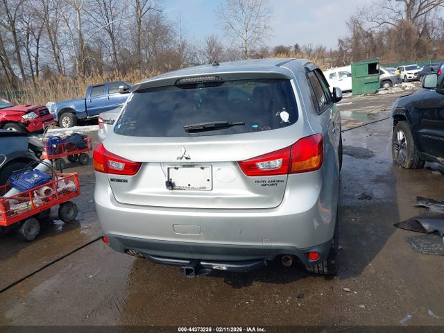 44373238 :رقم المزاد ، 4A4AP3AU0FE053045 vin ، 2015 Mitsubishi Outlander Sport Es مزاد بيع