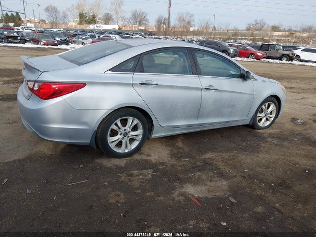 2011 HYUNDAI SONATA 5NPEC4AC1BH056063 Photo 3