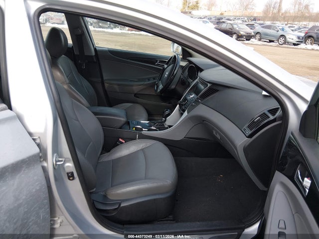 2011 HYUNDAI SONATA 5NPEC4AC1BH056063 Photo 4