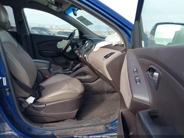 KM8JUCAG0EU875466 Hyundai TUCSON SE