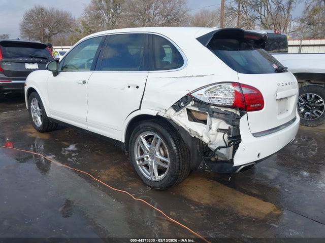 2014 PORSCHE CAYENNE WP1AA2A2XELA97127 Photo 2