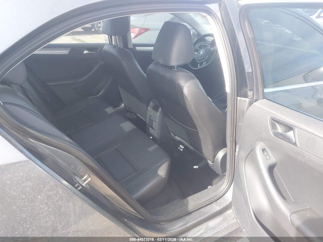 Продажа на аукционе авто 2017 Volkswagen Jetta 1.4t Se, vin: 3VWDB7AJ3HM331673, номер лота: 44373318