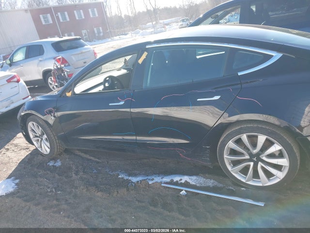 2020 Tesla Model 3 მანქანა იყიდება აუქციონზე, vin: 5YJ3E1EA4LF613959, აუქციონის ნომერი: 44373323