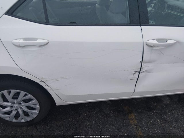 Toyota COROLLA LE 2018 5YFBURHE4JP796051 Image 13