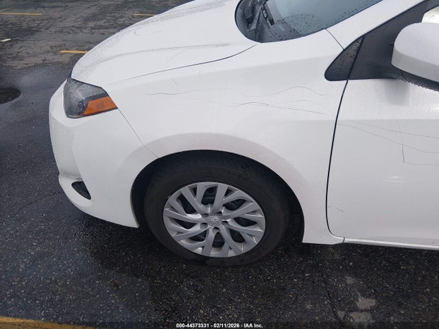 Toyota COROLLA LE 2018 5YFBURHE4JP796051 Image 15
