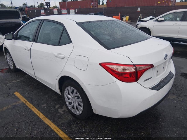 Toyota COROLLA LE 2018 5YFBURHE4JP796051 Image 3