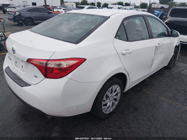 Toyota COROLLA LE 2018 5YFBURHE4JP796051 Image 4