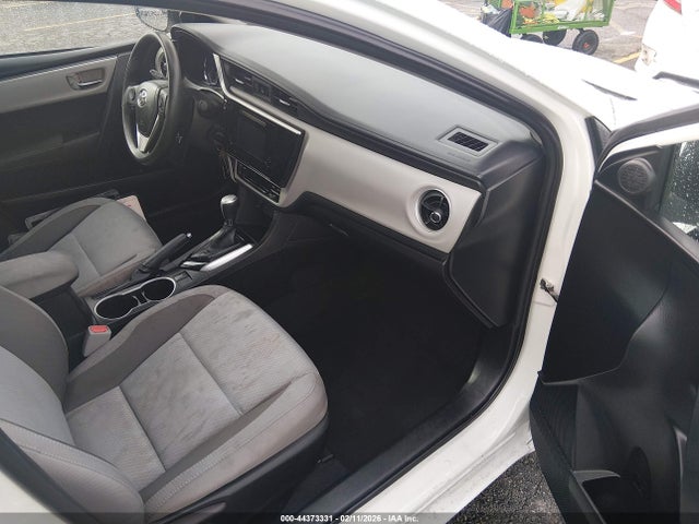 Toyota COROLLA LE 2018 5YFBURHE4JP796051 Image 5