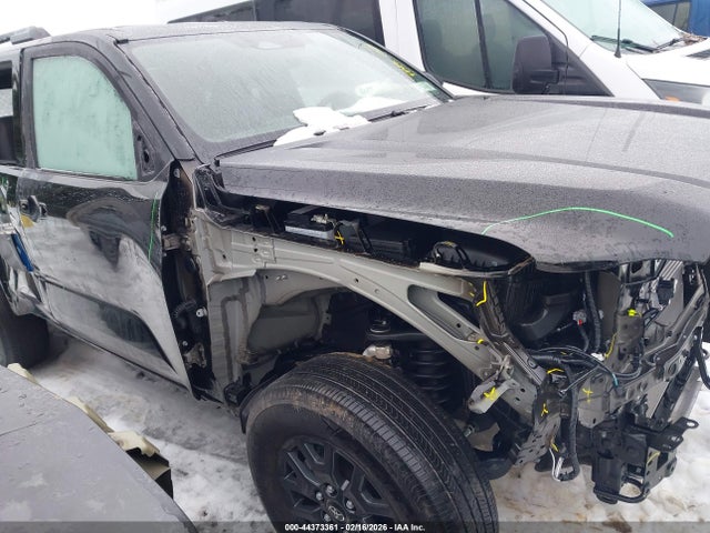 44373361 :رقم المزاد ، JTEVA5BR4S5036318 vin ، 2025 Toyota 4runner Sr5 مزاد بيع