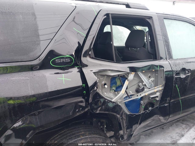 44373361 :رقم المزاد ، JTEVA5BR4S5036318 vin ، 2025 Toyota 4runner Sr5 مزاد بيع