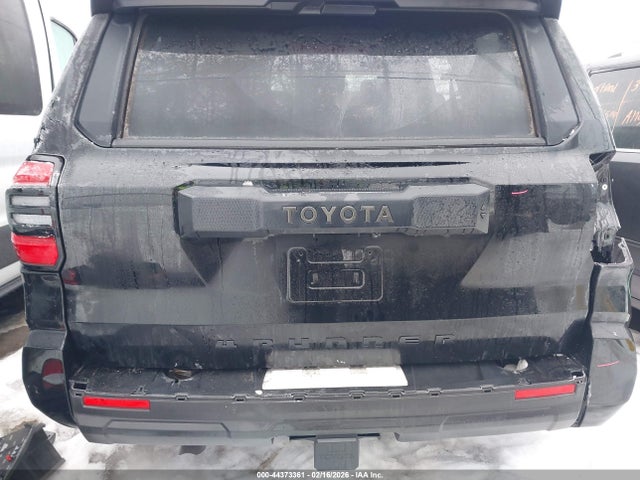 44373361 :رقم المزاد ، JTEVA5BR4S5036318 vin ، 2025 Toyota 4runner Sr5 مزاد بيع