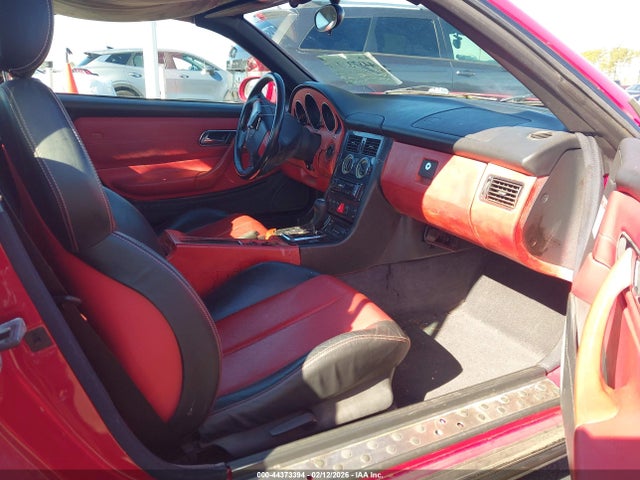 1998 Mercedes-benz Slk 230 მანქანა იყიდება აუქციონზე, vin: WDBKK47F1WF006740, აუქციონის ნომერი: 44373394