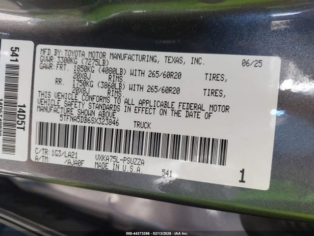 Toyota Tundra Platinum 2025 5TFNA5DB6SX323846 Image 9