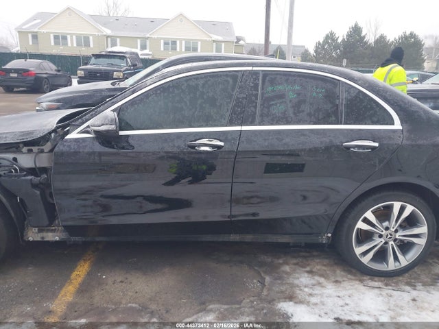 2018 Mercedes-benz C 300 4matic მანქანა იყიდება აუქციონზე, vin: 55SWF4KB6JU260080, აუქციონის ნომერი: 44373412