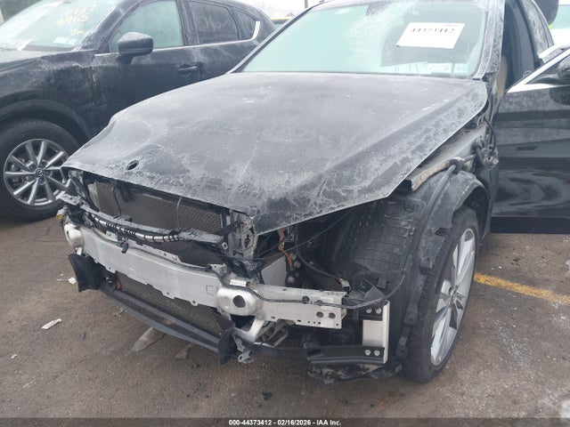 2018 Mercedes-benz C 300 4matic მანქანა იყიდება აუქციონზე, vin: 55SWF4KB6JU260080, აუქციონის ნომერი: 44373412