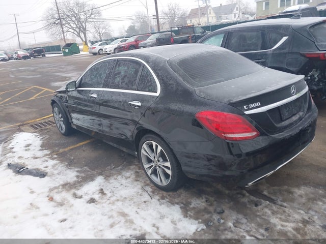 2018 MERCEDES-BENZ C 300 55SWF4KB6JU260080 Photo 2