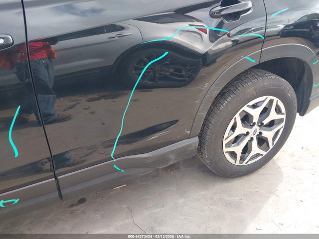 44373434 :رقم المزاد ، JF2SKADC7RH493558 vin ، 2024 Subaru Forester Premium مزاد بيع