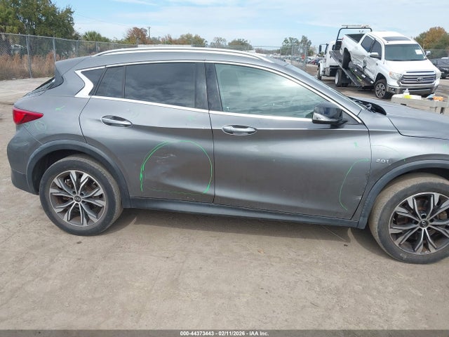 44373443 :رقم المزاد ، SJKCH5CR6JA061004 vin ، 2018 Infiniti Qx30 Luxury مزاد بيع
