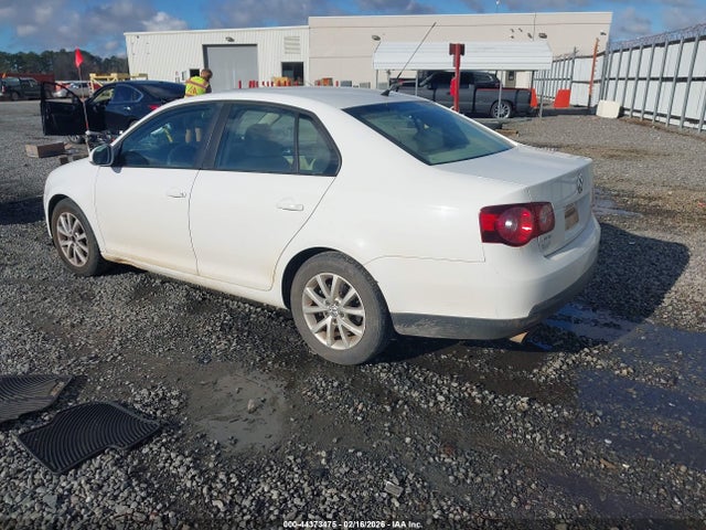 2010 VOLKSWAGEN JETTA 3VWRX7AJ2AM160900 Photo 2