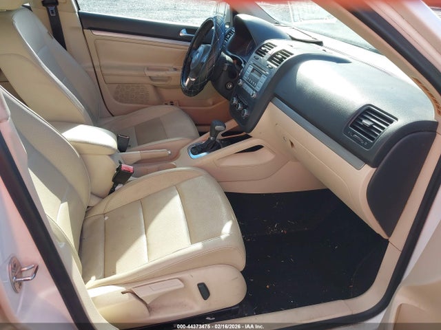 2010 VOLKSWAGEN JETTA 3VWRX7AJ2AM160900 Photo 4