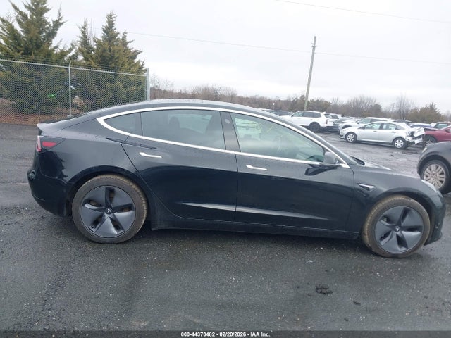 2019 Tesla Model 3 Long Range/performance მანქანა იყიდება აუქციონზე, vin: 5YJ3E1EB3KF208585, აუქციონის ნომერი: 44373482
