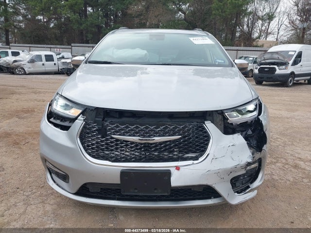 Chrysler Pacifica Limited 2023 2C4RC1GG6PR547409 Image 13
