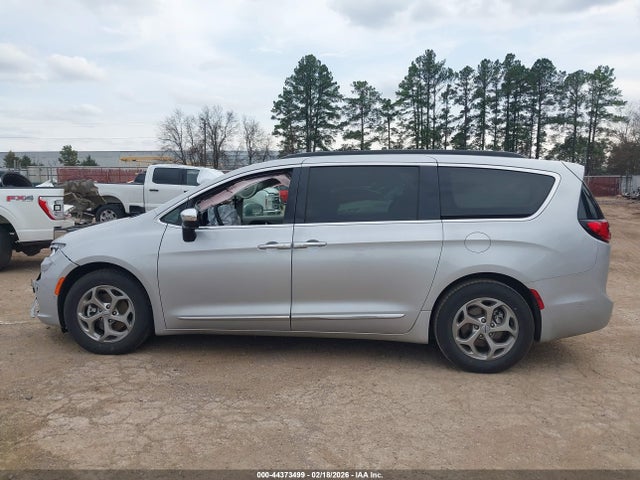 Chrysler Pacifica Limited 2023 2C4RC1GG6PR547409 Image 15