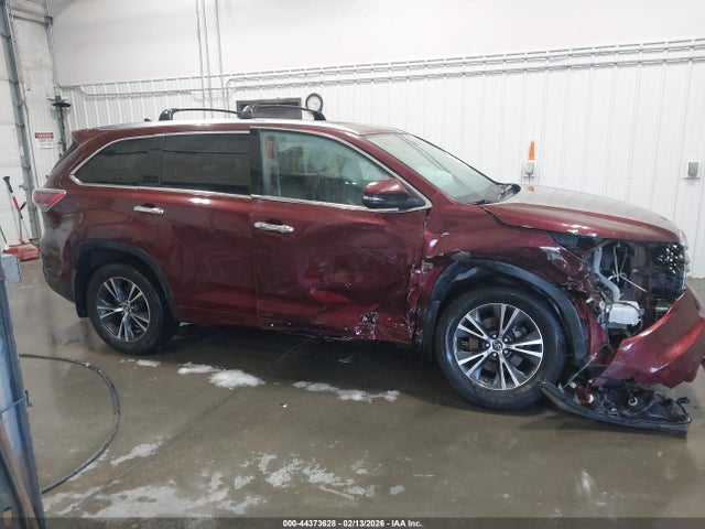 Toyota Highlander Xle V6 2016 5TDJKRFHXGS337718 Image 13