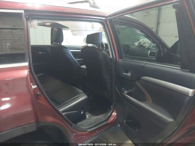 Toyota Highlander Xle V6 2016 5TDJKRFHXGS337718 Image 8