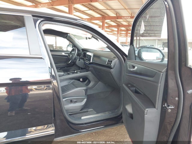 Auction sale of the 2024 Volkswagen Atlas Cross Sport 2.0t Sel R-line, vin: 1V2AE2CA2RC251568, lot number: 44373696