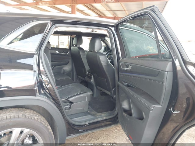 Auction sale of the 2024 Volkswagen Atlas Cross Sport 2.0t Sel R-line, vin: 1V2AE2CA2RC251568, lot number: 44373696