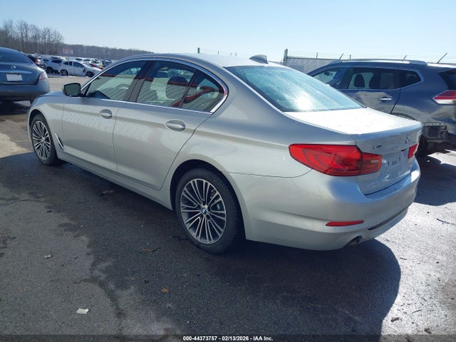 2019 BMW 530I WBAJA7C58KG912108 Photo 2