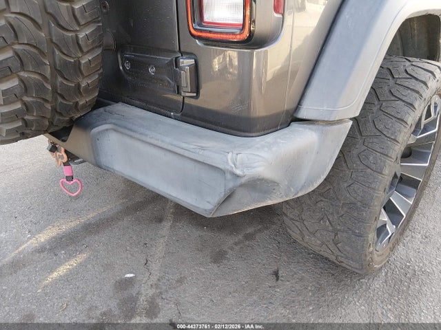 1C4HJXDNXKW587290 Jeep Wrangler Unlimited Sport 4x4