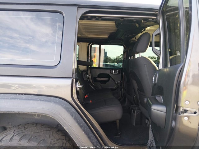 1C4HJXDNXKW587290 Jeep Wrangler Unlimited Sport 4x4