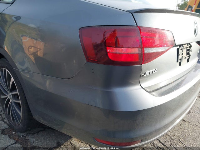 3VWB17AJ8GM383521 Volkswagen Jetta 1.8t Sport