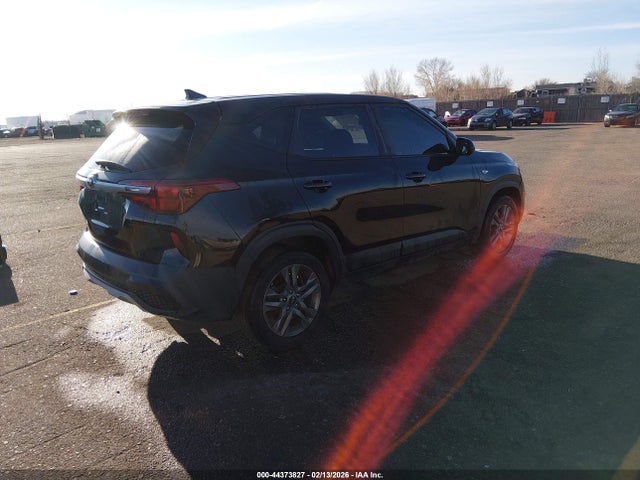 KNDEPCAA2M7060918 KIA Seltos Lx
