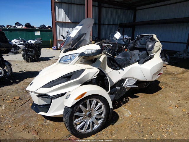 2015 CAN-AM SPYDER ROADSTER 2BXNBCD29FV000002 Photo 1