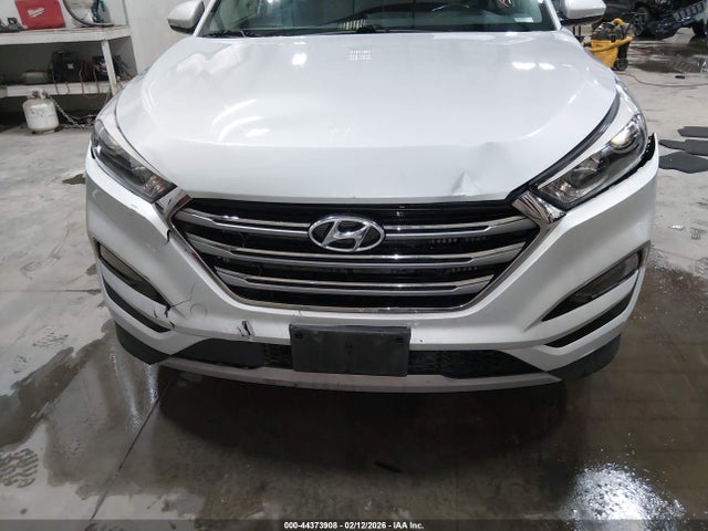 KM8J3CA21JU695365 Hyundai Tucson Limited