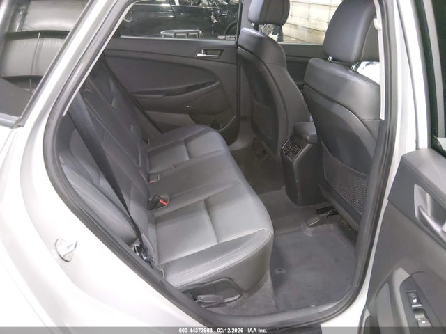 KM8J3CA21JU695365 Hyundai Tucson Limited