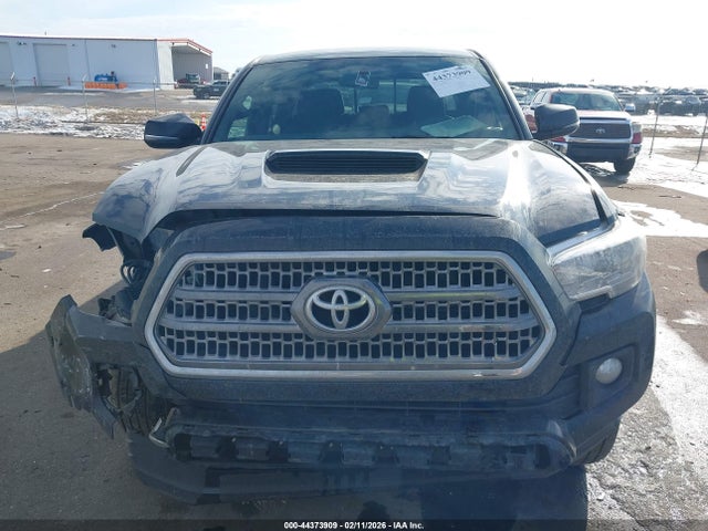 5TFDZ5BN4HX028187 Toyota Tacoma Trd Sport