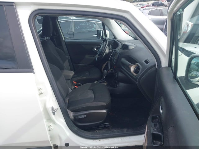 ZACCJABT1FPB44599 Jeep Renegade Latitude