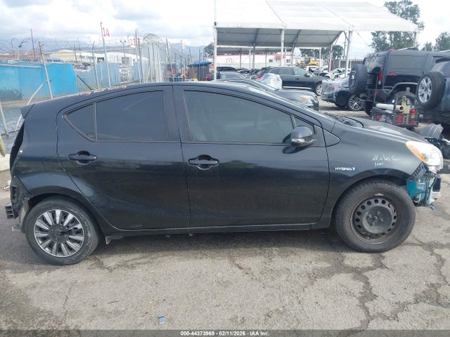 Toyota Prius C One 2014 JTDKDTB39E1079062 Image 14
