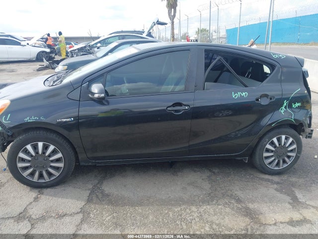 Toyota Prius C One 2014 JTDKDTB39E1079062 Image 15