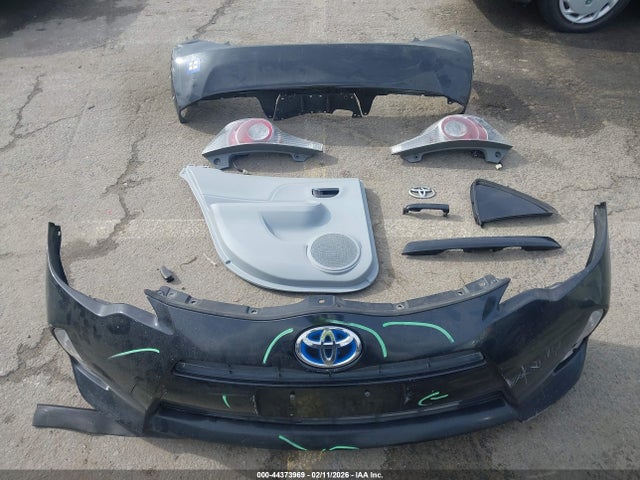 Toyota Prius C One 2014 JTDKDTB39E1079062 Image 12
