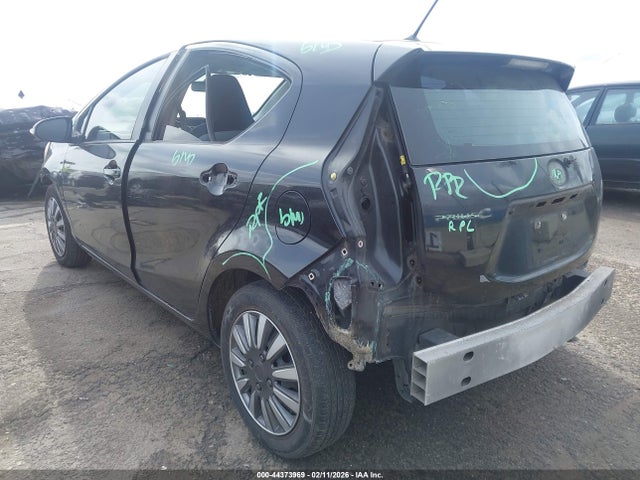 Toyota Prius C One 2014 JTDKDTB39E1079062 Image 3