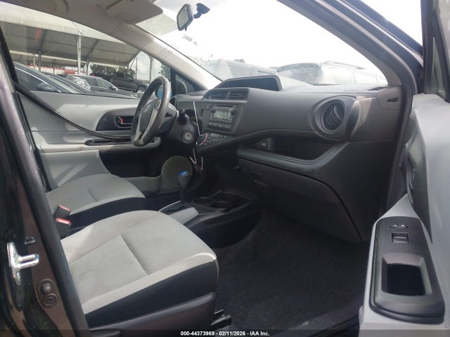 Toyota Prius C One 2014 JTDKDTB39E1079062 Image 5