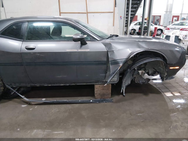 44373977 :رقم المزاد ، 2C3CDZAG4HH629306 vin ، 2017 Dodge Challenger Sxt مزاد بيع