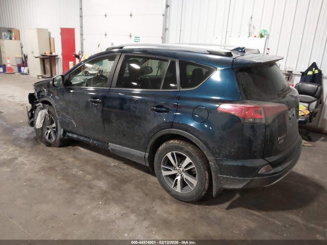 2017 TOYOTA RAV4 JTMRFREVXHJ706137 Photo 2
